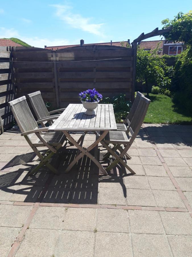 Vakantiewoning 100M Van Het Strand Met 1 Slaapkamer Westkapelle Exterior foto